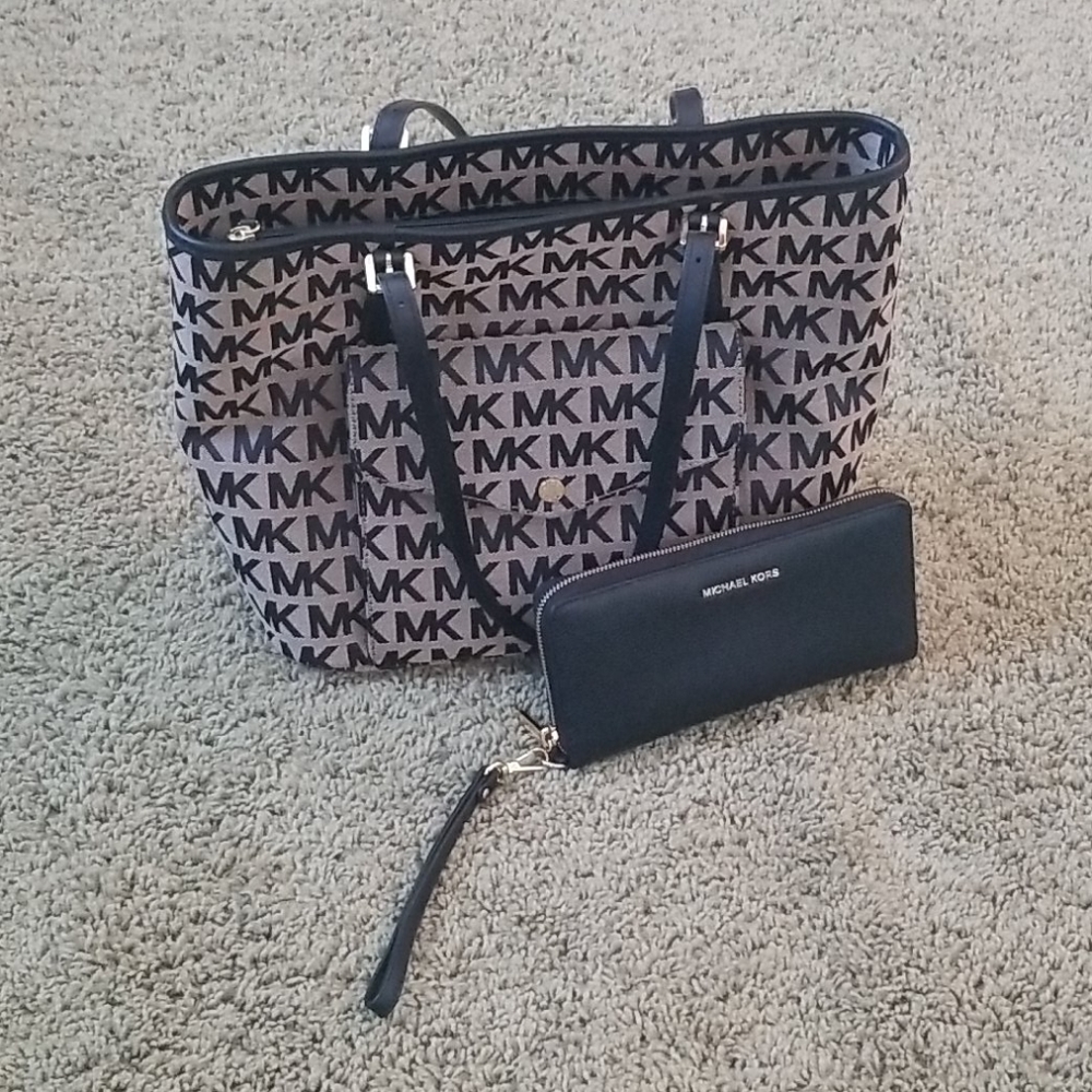 Michael Kors Matching BAG AND WALLET